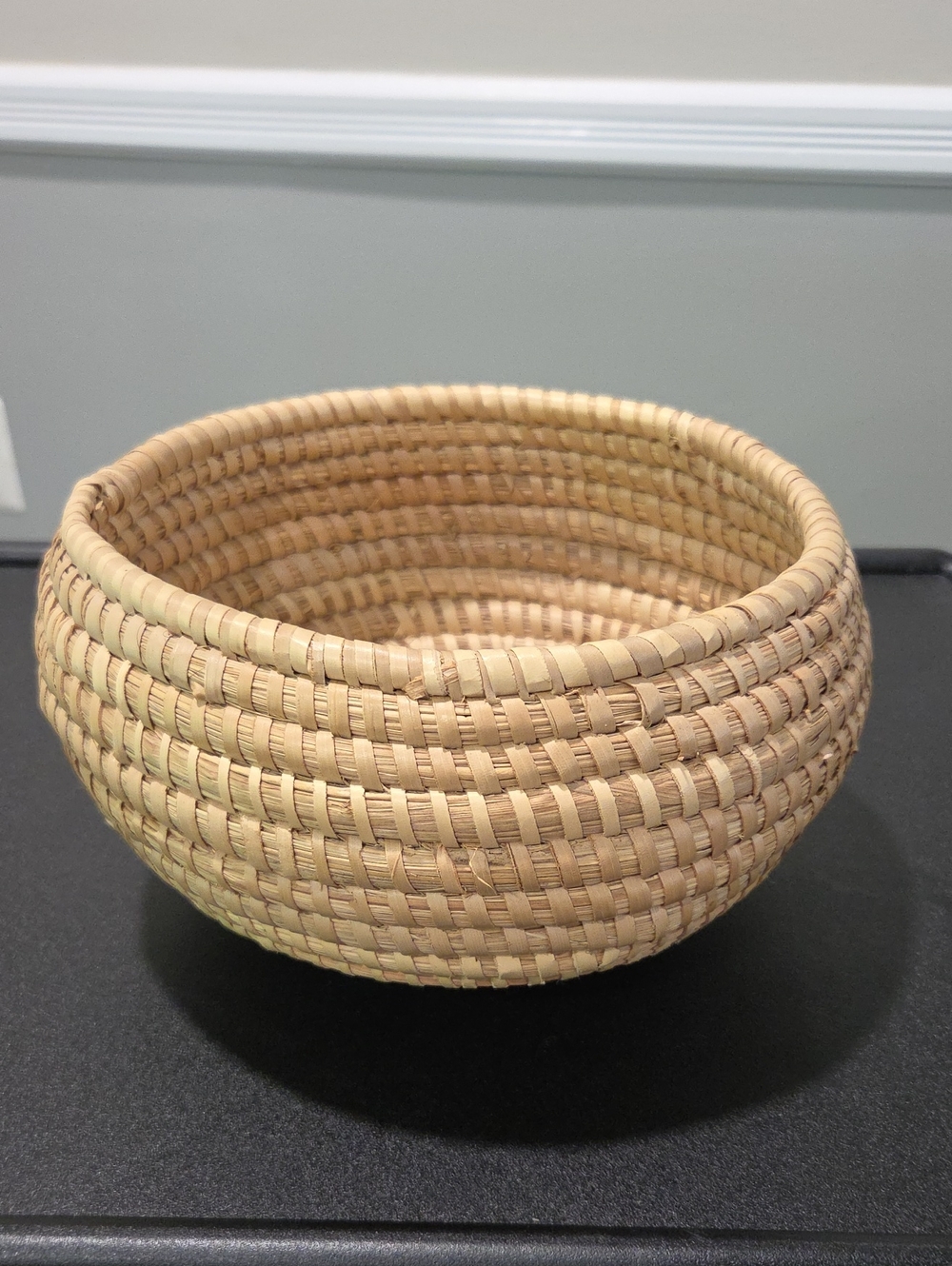 Handwoven Natural Grass/Wicker Coiled Backet Bowl - Neutral Tan